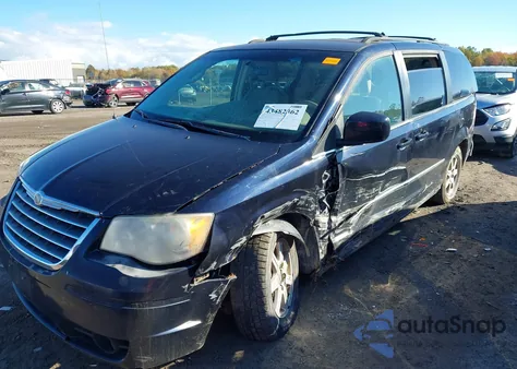 2010 Chrysler Town & Country Touring from USA, damaged, VIN 2A4RR5D15AR149051